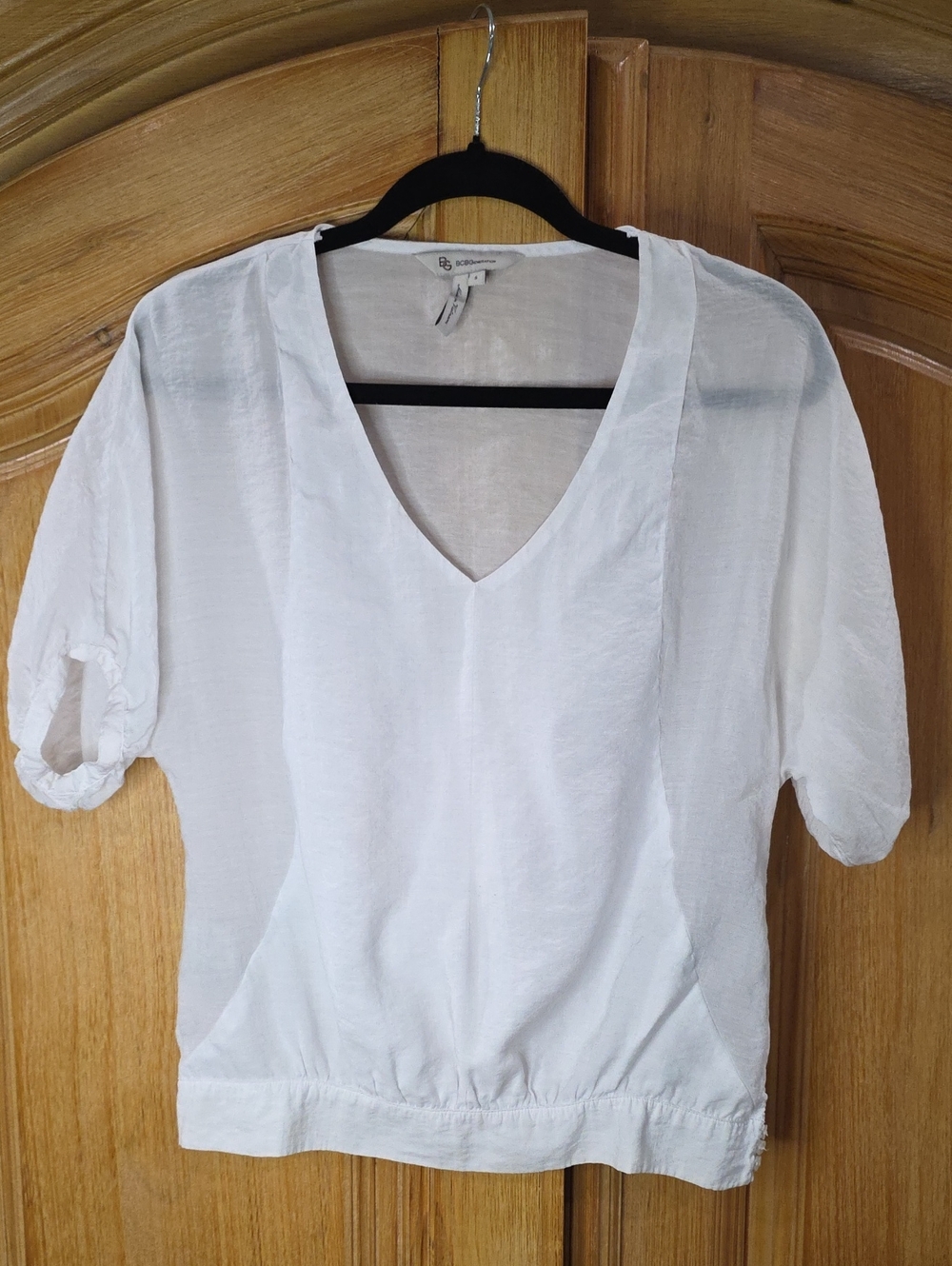 BCBGMaxAzria White V-Neck Blouse Small